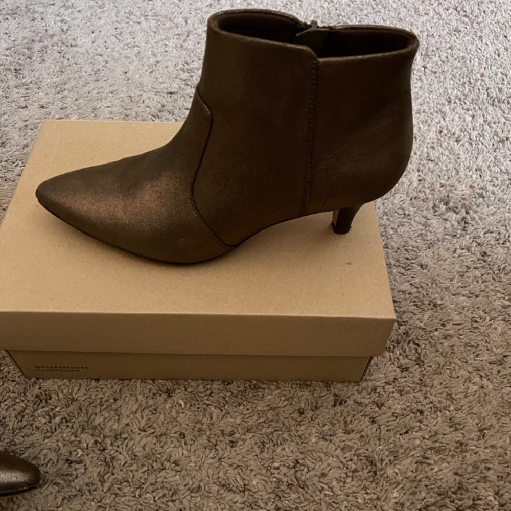 Clark’s Collection - Picture 2 of 5